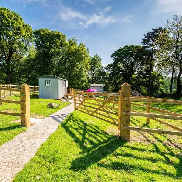 shepherds-crook-hut-macclesfield-ullig