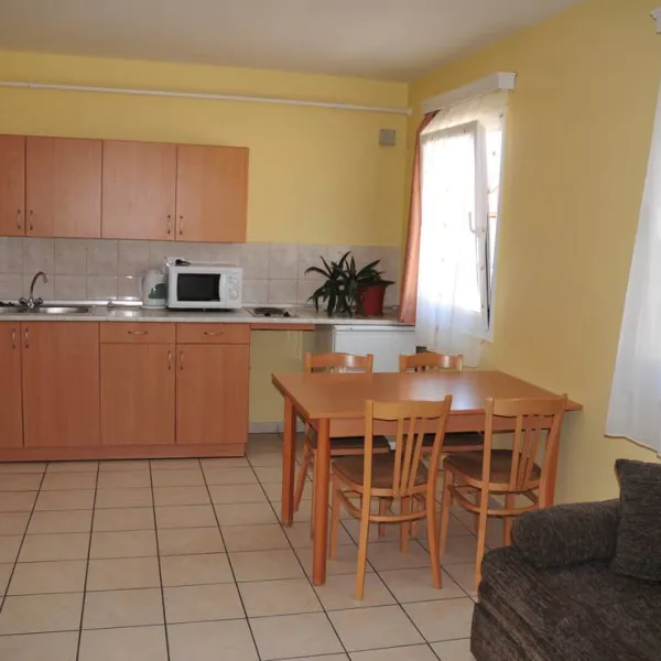 apartmanpark-es-kemping-cegled-cegled-l073v