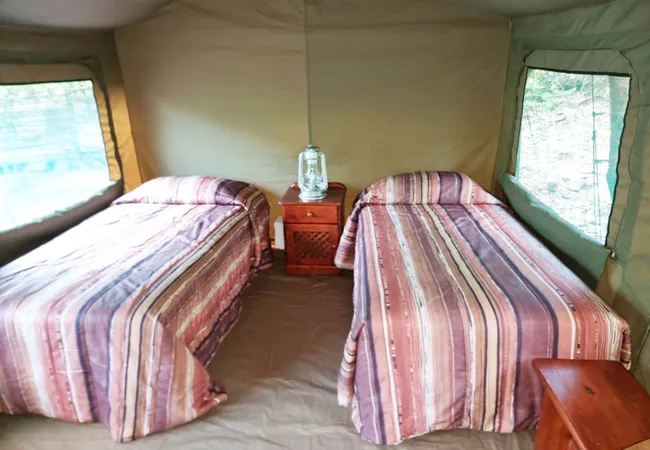 bush-tent-at-waterfall-n11-5okeh