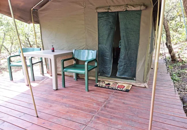 bush-tent-at-waterfall-n11-iobb1