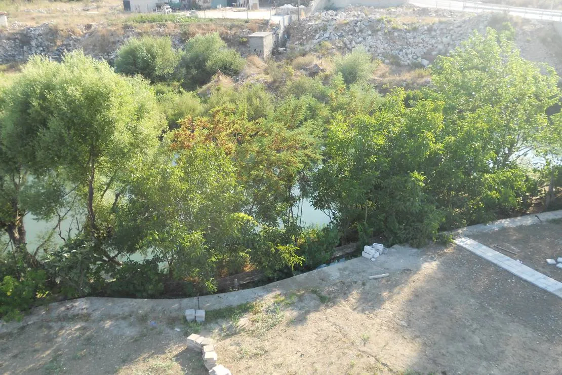 camping-riverside-sarande-aqavi