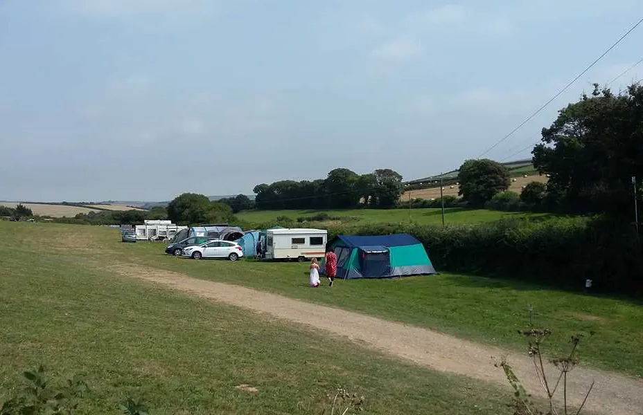 alston-farm-campsite-kingsbridge-96z5r