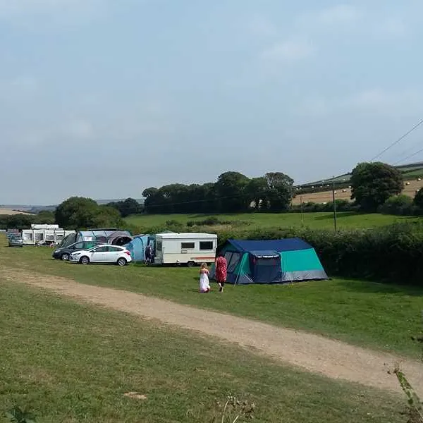 alston-farm-campsite-kingsbridge-96z5r