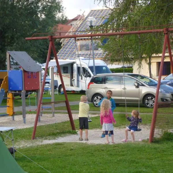 camping-municipal-saint-point-lac-st-point-lac-kbffq