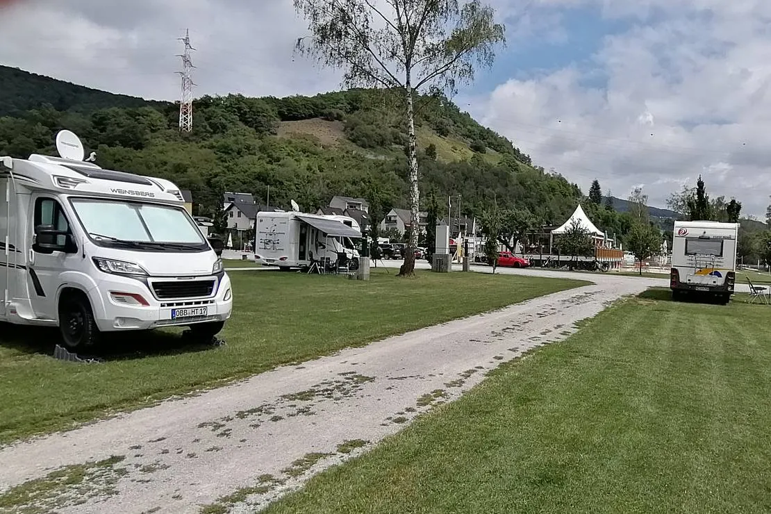 camping-beachclub-fachbach-an-der-lahn-fachbach-3pfgc
