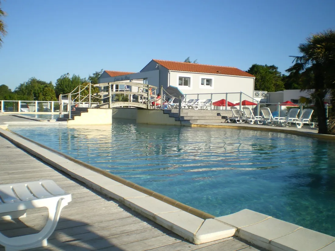 labri-des-pins-st-jean-de-monts-vendee-aekyf