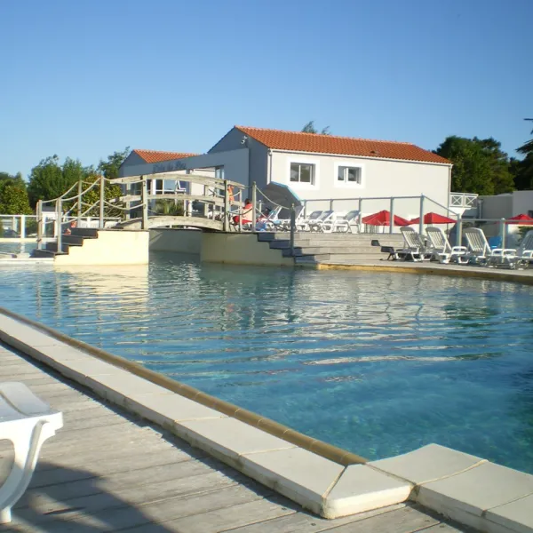 labri-des-pins-st-jean-de-monts-vendee-aekyf