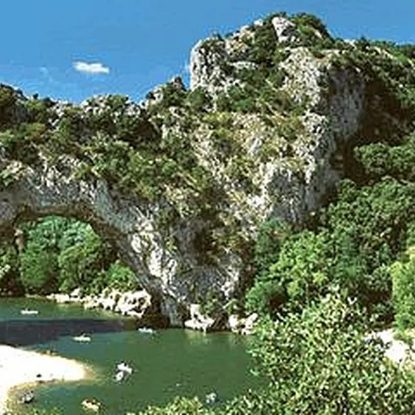 du-midi-vallon-pont-darc-ardeche-0nqcv