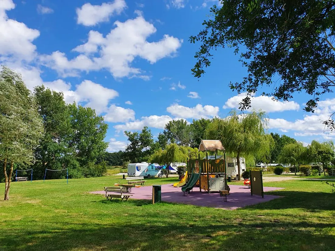 kawan-resort-le-lac-dorient-mesnil-saint-pere-qwllu