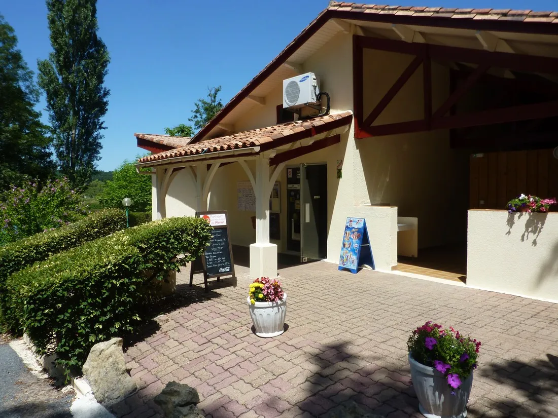 les-bouml-bains-badefols-sur-dordogne-1pate