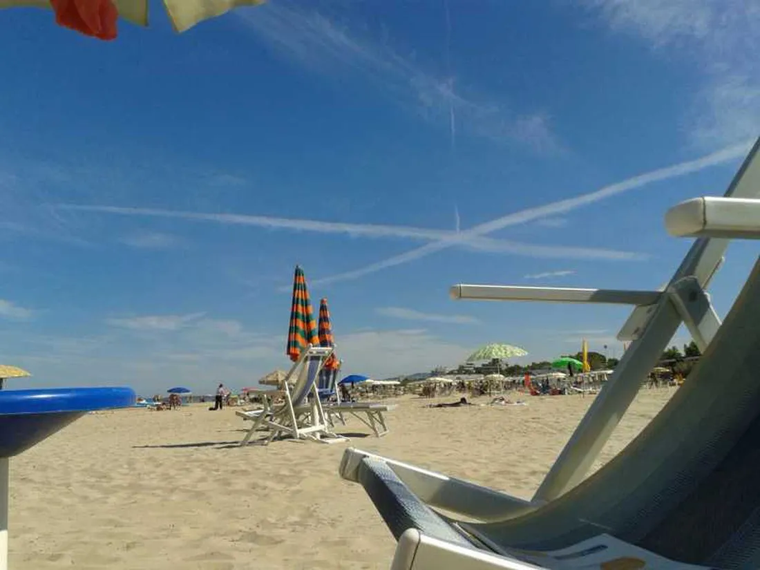 golden-beach-giulianova-r9ldp