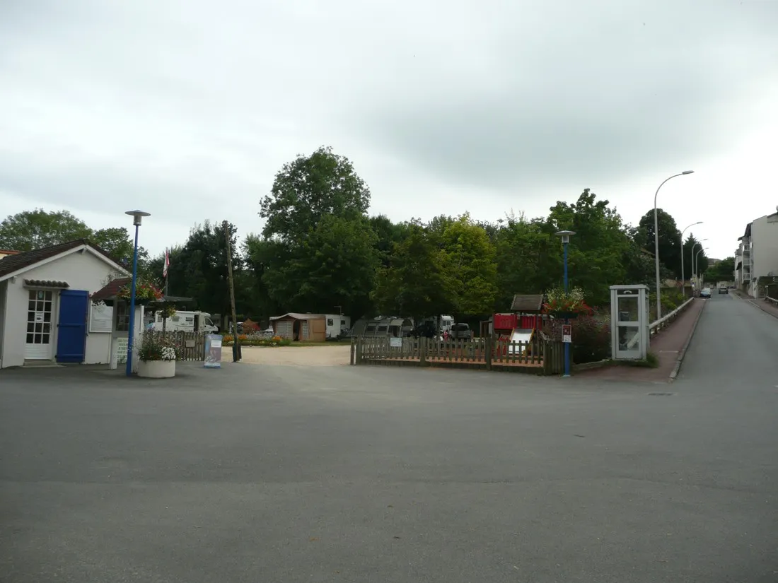 municipal-les-gregraveves-aixe-sur-vienne-haute-vienne-dyoub