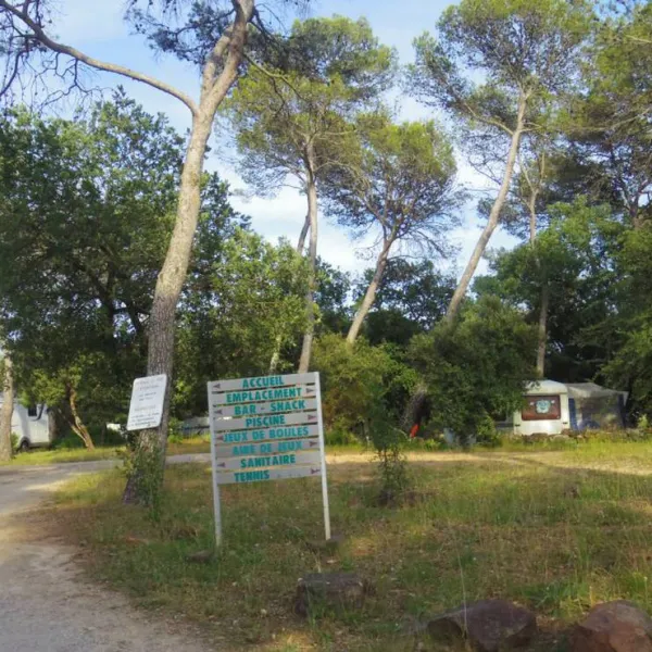 camping-les-bruyeres-le-luc-1gipn