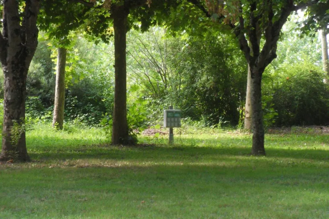 camping-le-plan-deau-st-nicolas-de-la-grave-xehpg