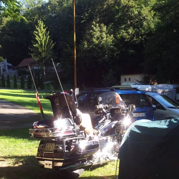 hollostetoi-hegyi-camping-bukkszentkereszt-hollosteto-cehfu