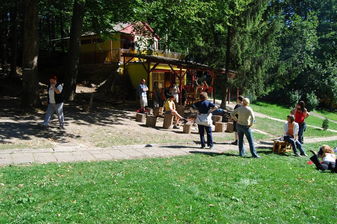 hollostetoi-hegyi-camping-bukkszentkereszt-hollosteto-wm4hf