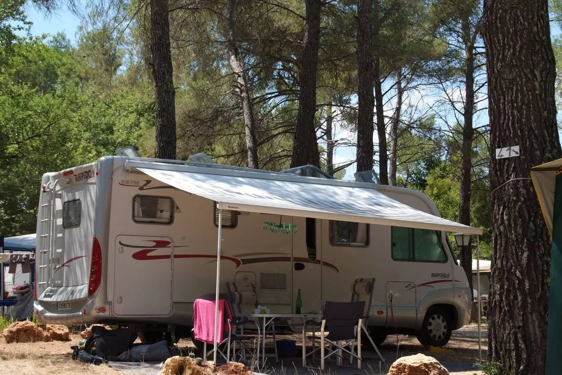 flower-camping-le-provencal-st-maximin-la-ste-baume-i2lnq