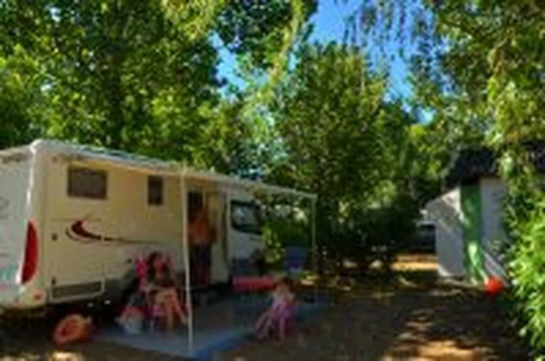 marmotel-st-geniez-dolt-aveyron-cl02x