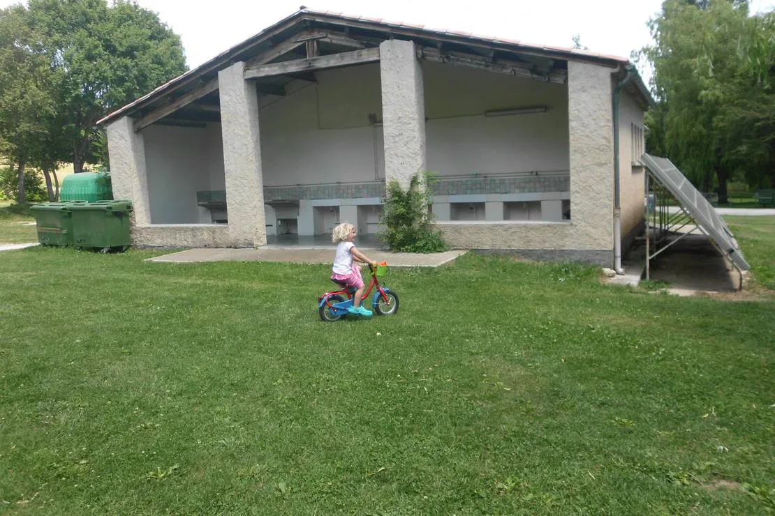 camping-municipal-le-grand-canyon-la-palud-sur-verdon-acqzv