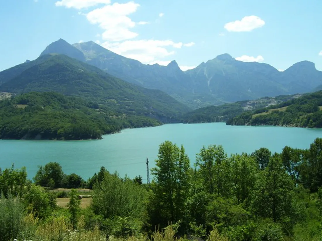lac-du-sautet-corps-m1hnz