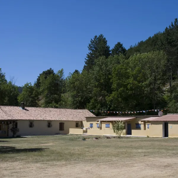 aire-naturelle-l-issole-st-andre-les-alpes-h5xiv