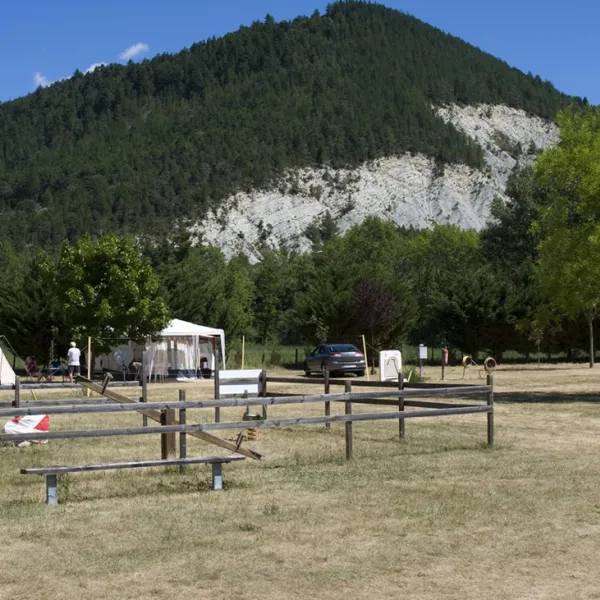aire-naturelle-l-issole-st-andre-les-alpes-kfggr