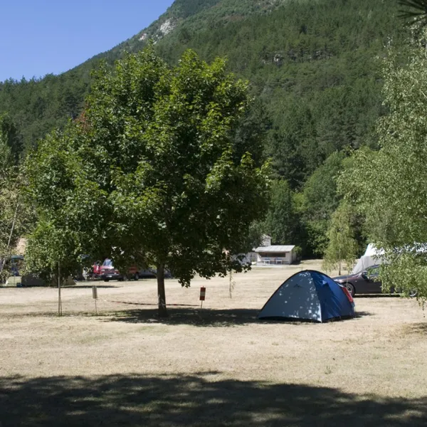 aire-naturelle-l-issole-st-andre-les-alpes-ujjac
