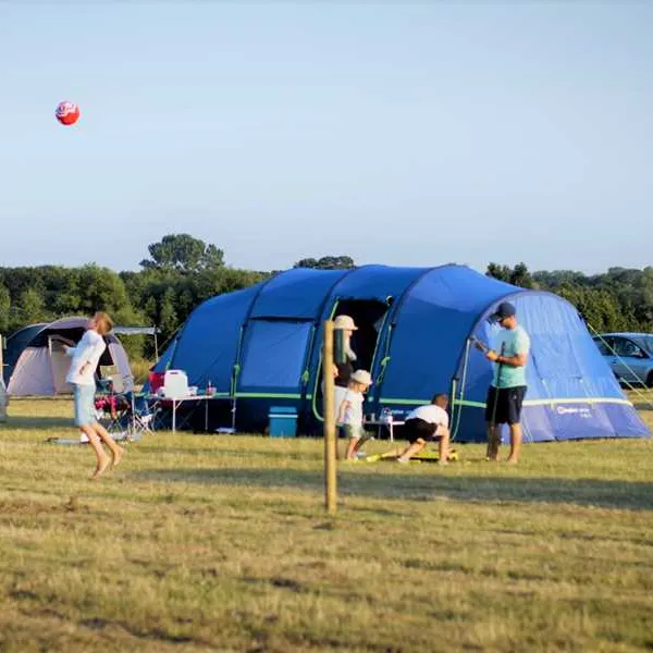 camp-lion-doncaster-uudhz