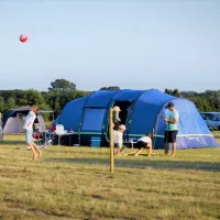 camp-lion-doncaster-uudhz