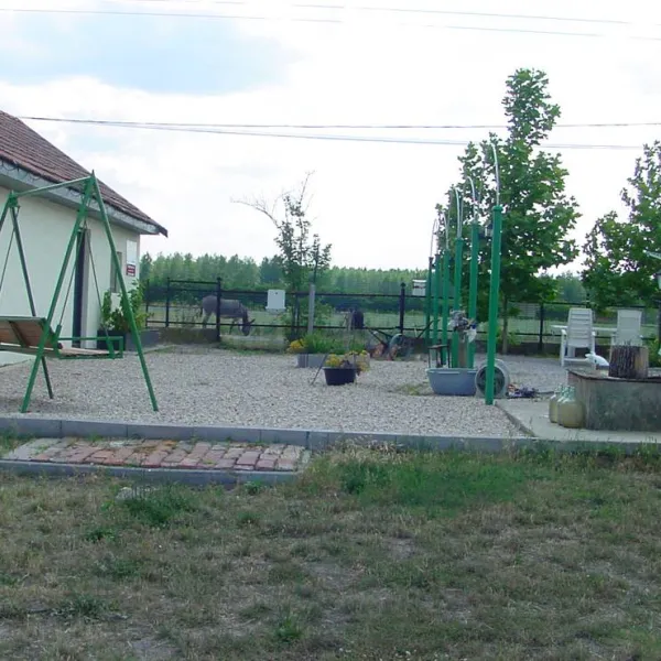 hongarije-poesta-mini-camping-tiszakecske-nxjc4