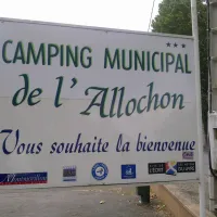 camping-municipal-de-lallochon-montmorillon-owvov