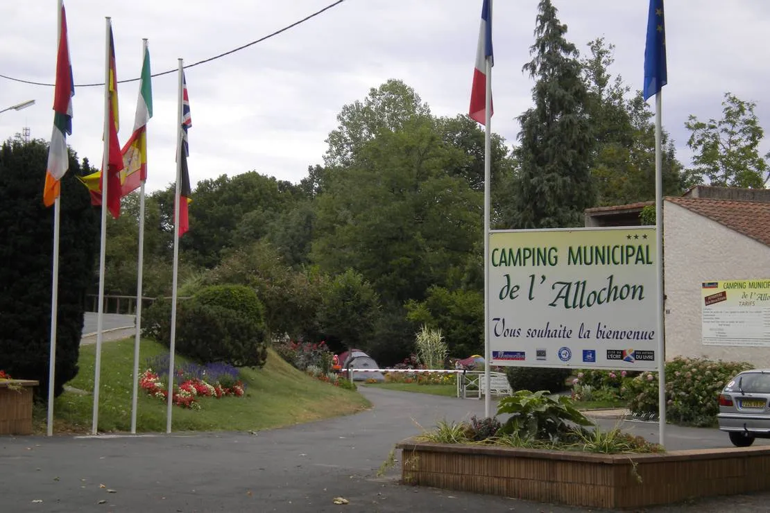 camping-municipal-de-lallochon-montmorillon-u2vjz