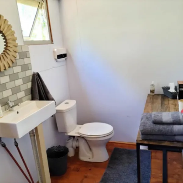 the-well-glamping-tent-dirkie-uys-street-franschhoek-tojm9