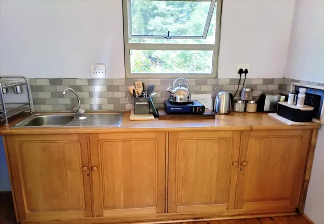 the-well-glamping-tent-dirkie-uys-street-franschhoek-ztjq6