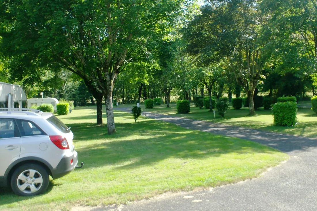 la-riviere-donzenac-frankrijk-vuqwf
