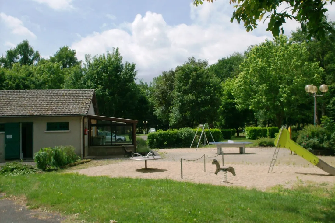 la-riviere-donzenac-frankrijk-xqbfx