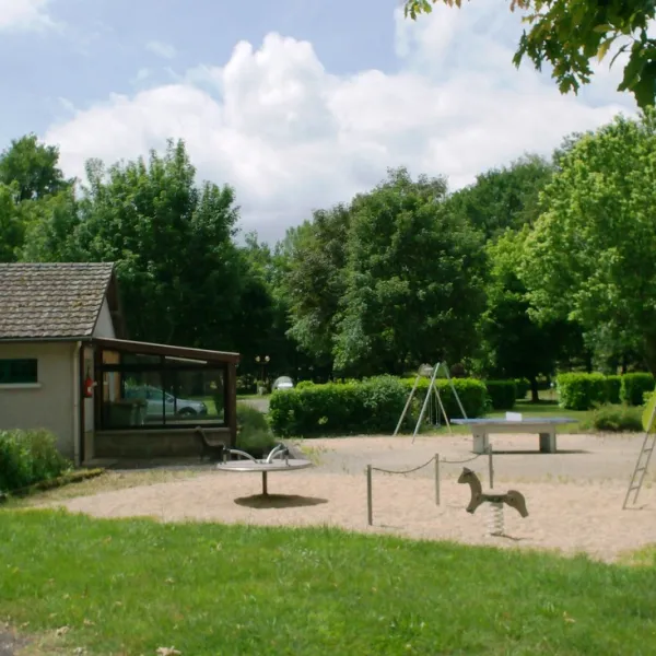 la-riviere-donzenac-frankrijk-xqbfx