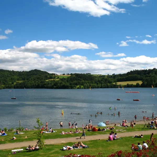 du-lac-daydat-aydat-puy-de-dome-w8z1z