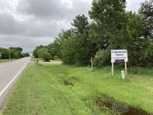 cottonwood-grove-rv-campground-hesston-xjk9s