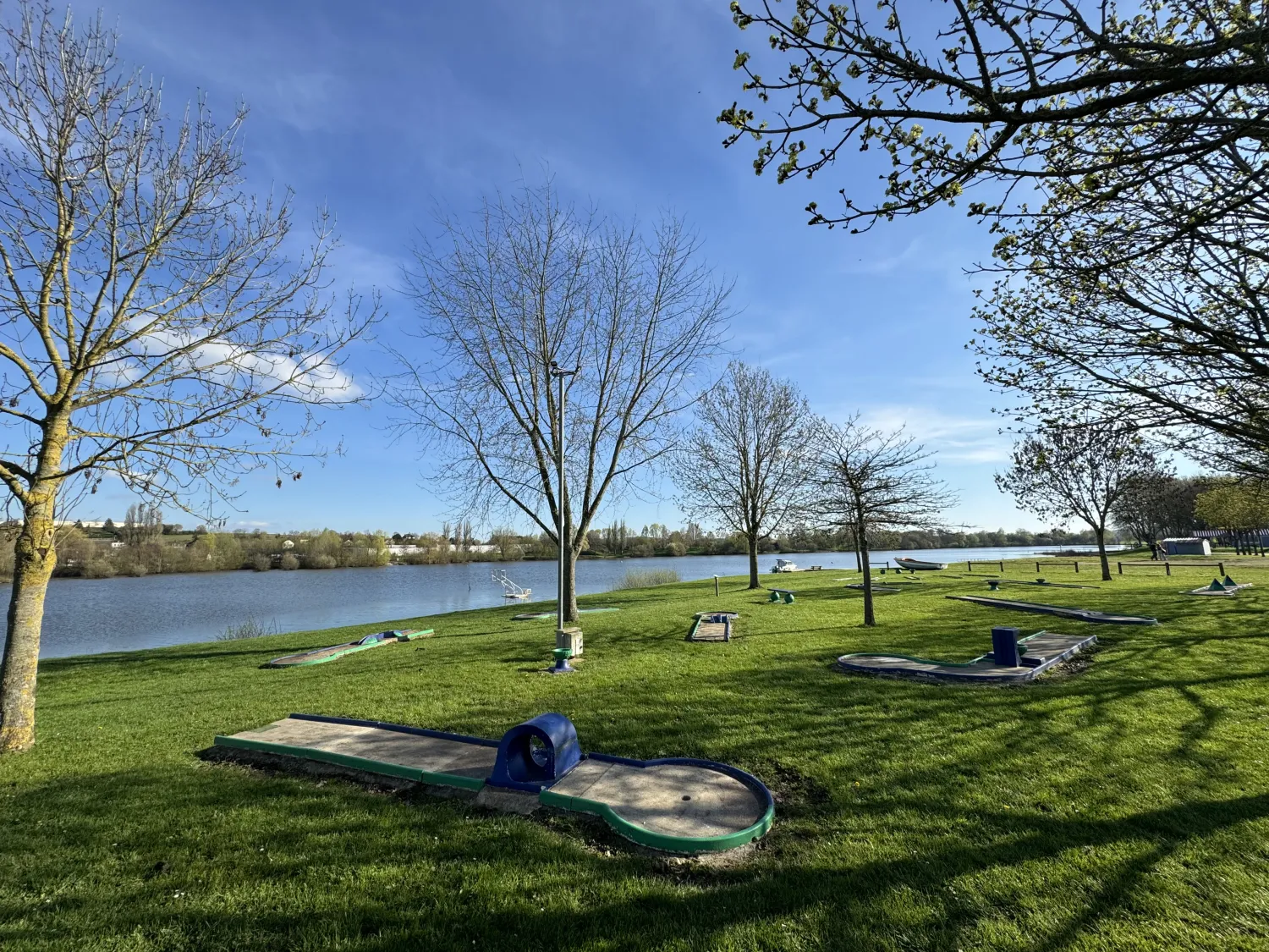 camping-la-venise-de-louest-la-ferte-bernard-vuuxx