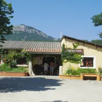 camping-les-cigales-saint-genis-1tap3