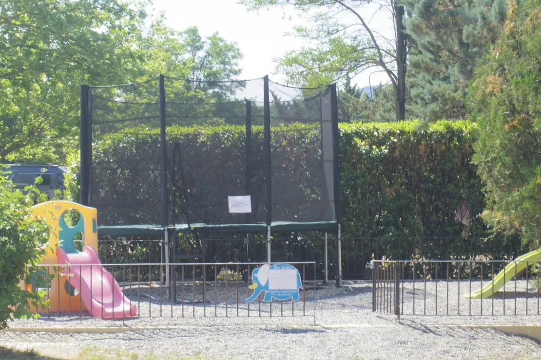 camping-les-cigales-saint-genis-thmku