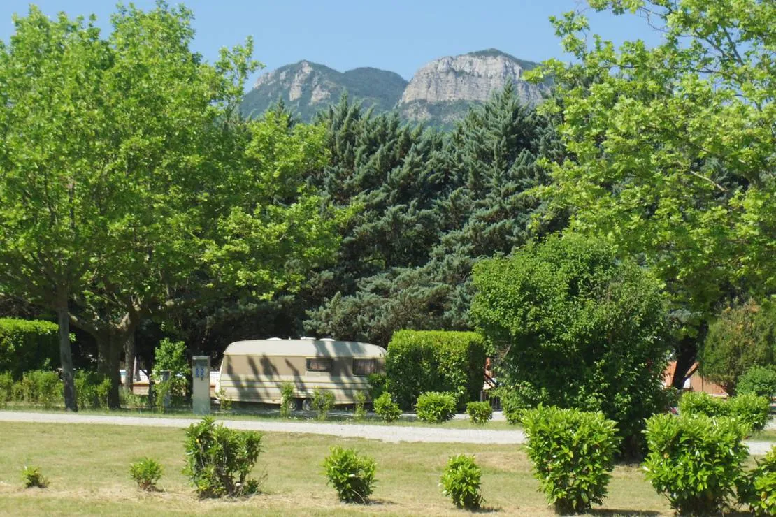 camping-les-cigales-saint-genis-xyuh5