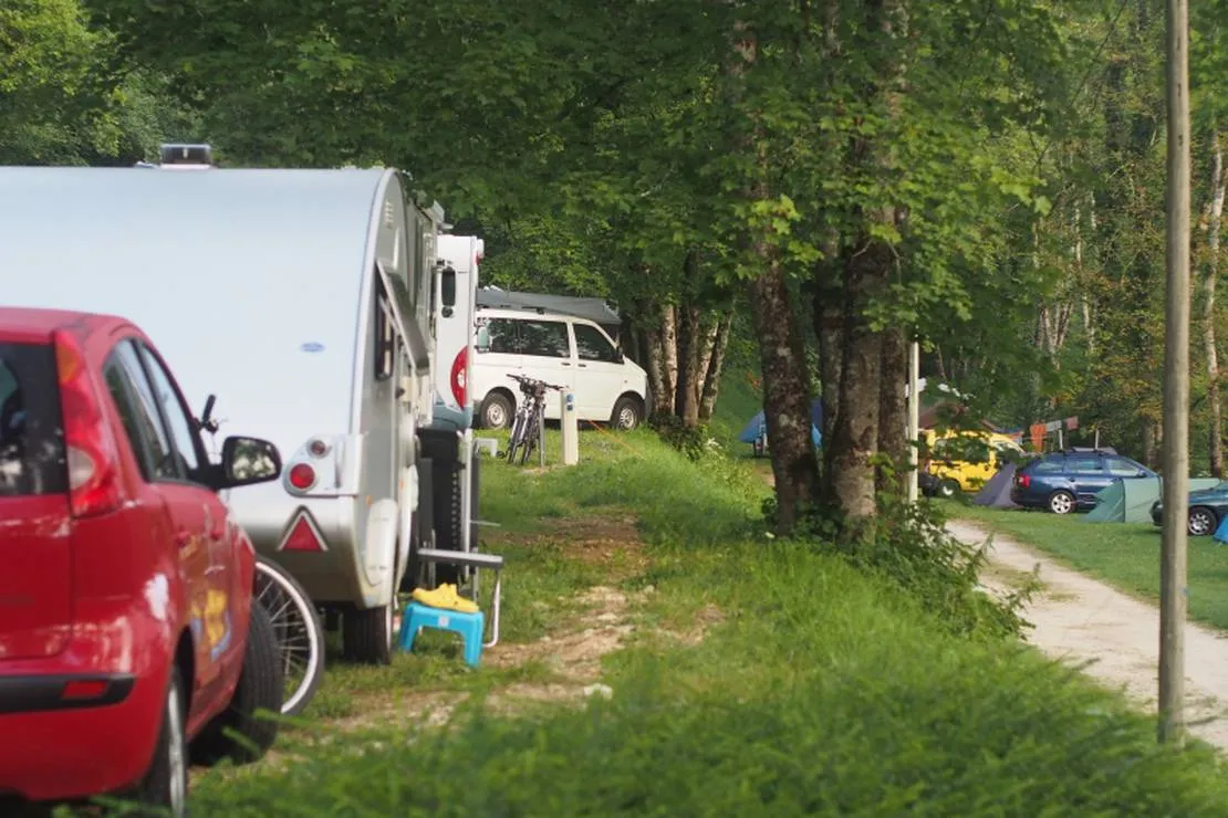 camping-aire-naturelle-municipale-montgesoye-dfpwr