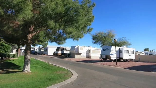 paradise-rv-resort-sun-city-1rshh