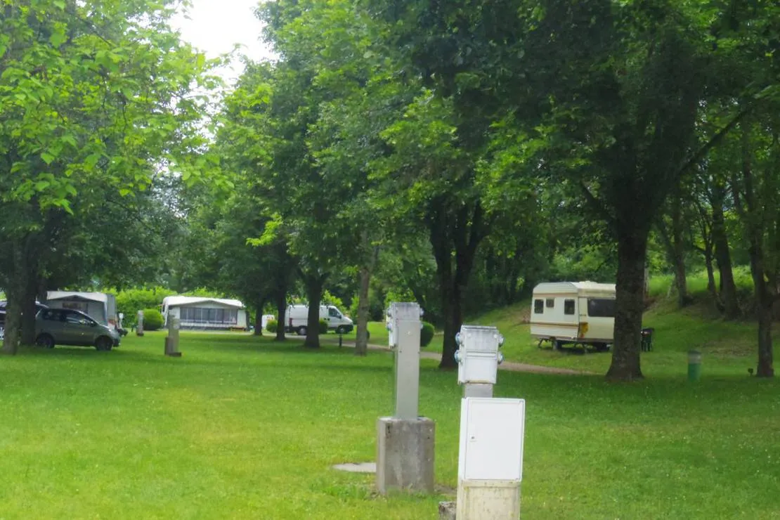 camping-municipal-les-vigneaux-entraigues-6vdqe