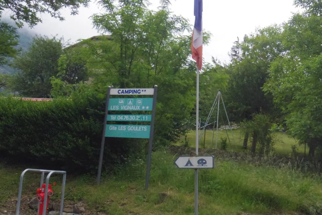 camping-municipal-les-vigneaux-entraigues-blqdq