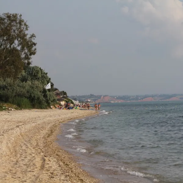 ouzouni-beach-nea-moudania-nktry