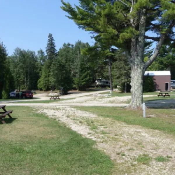 tiki-rv-park-campground-st-ignace-qz5hq