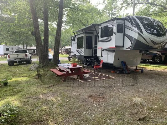 branch-lake-camping-area-ellsworth-satis